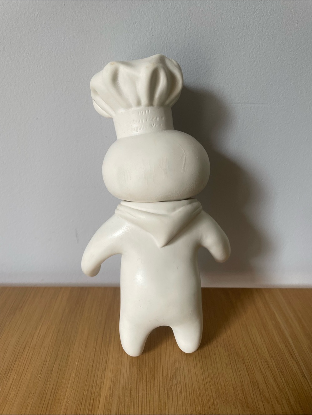 Vintage Pillsbury Doughboy 1971 and Doughgirl 1972 Rubber Figurine Pair - Picture 8 of 14